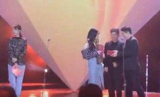 白百何颁奖视频,揭秘幕后故事与精彩瞬间